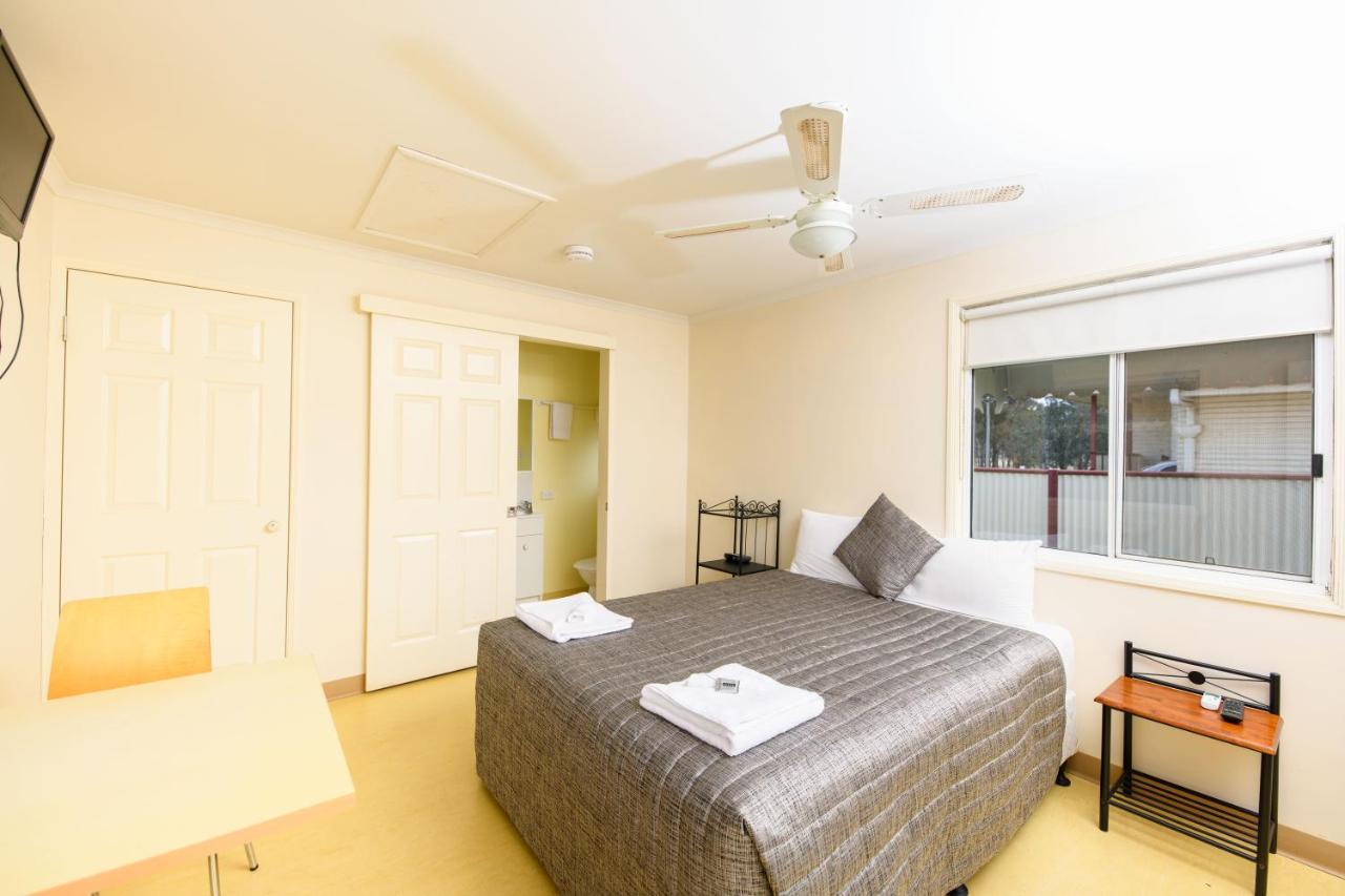 Motel Holliday Kingaroy Dış mekan fotoğraf